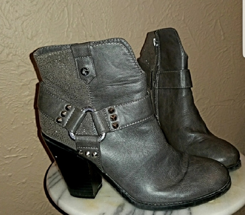 Guess size 8 grey booties. 3.5" heel